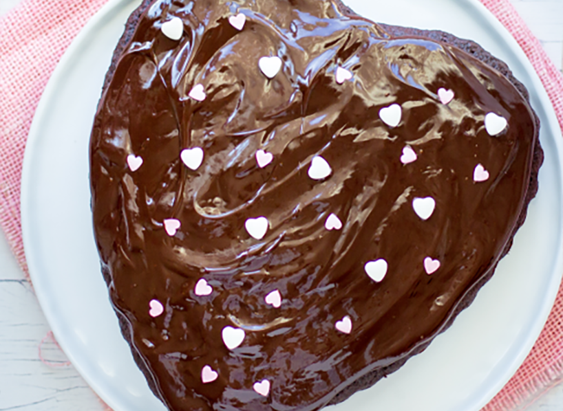 Çikolatalı Pratik Sevgililer Günü Pastası